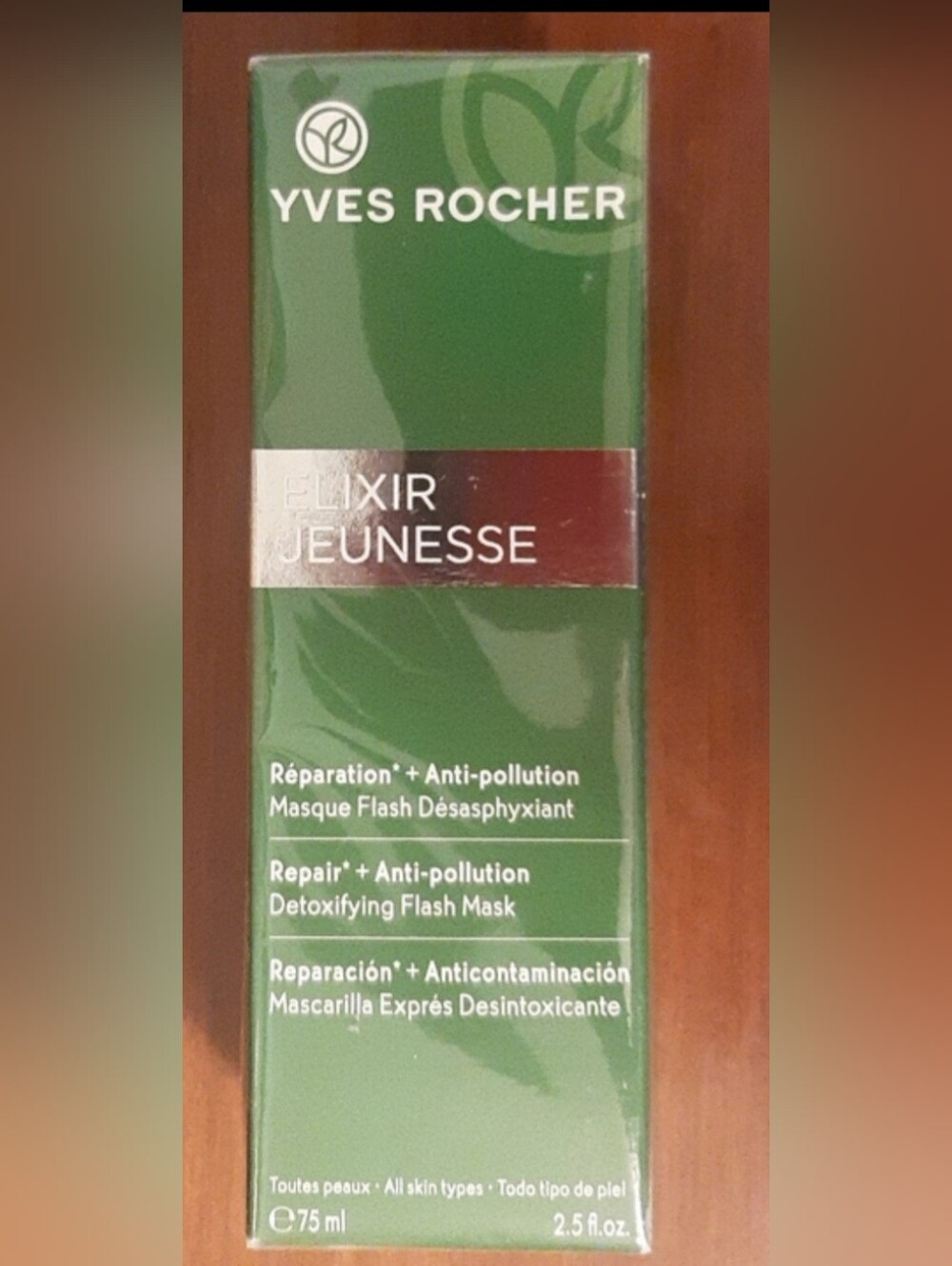 Yves Rocher’s Elixir Jeunesse Repair + Anti-Pollution Detoxifying Flash Mask